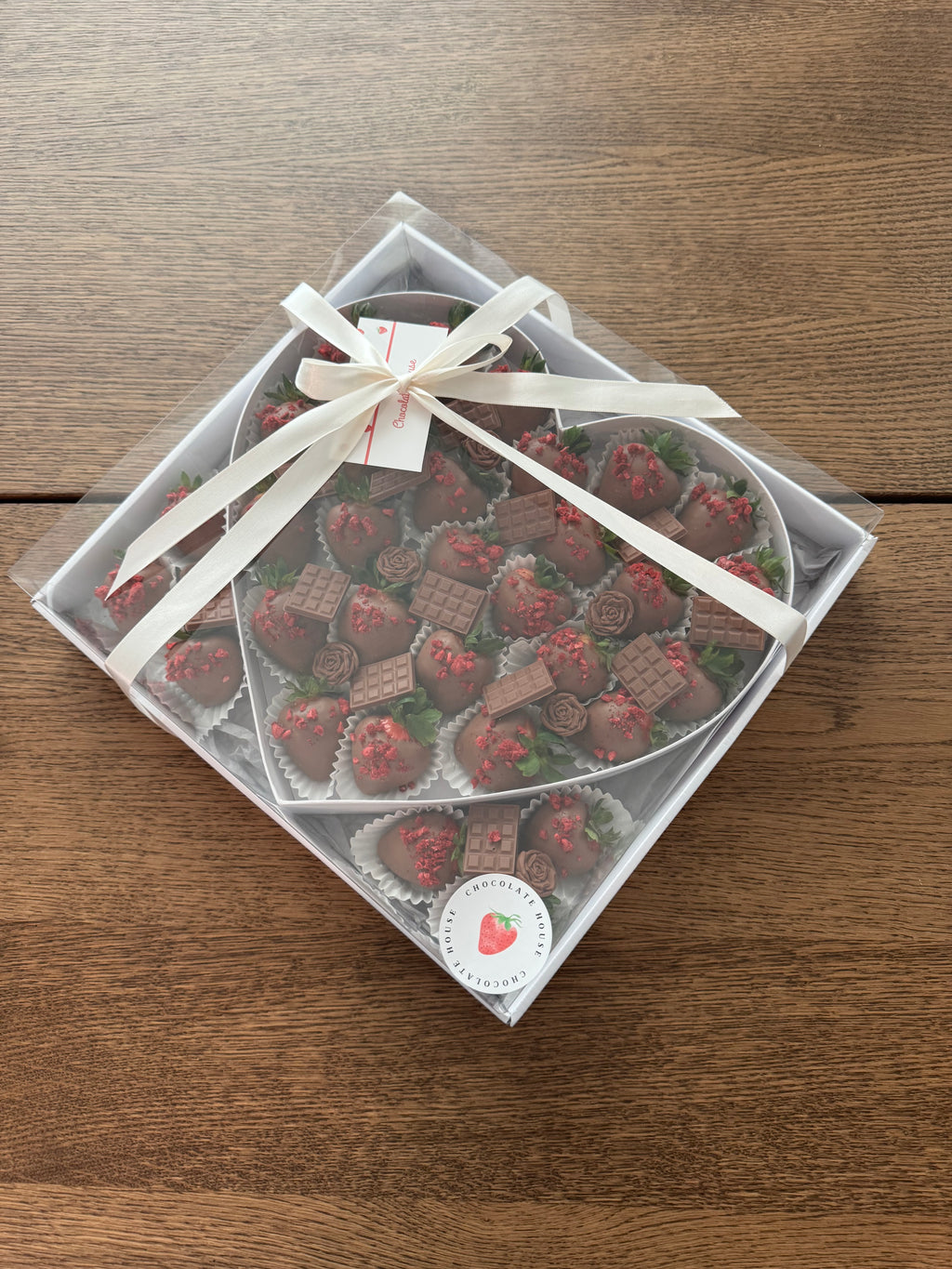 Luxury Milk Chocolate Covered Strawberries – Heart Gift Box