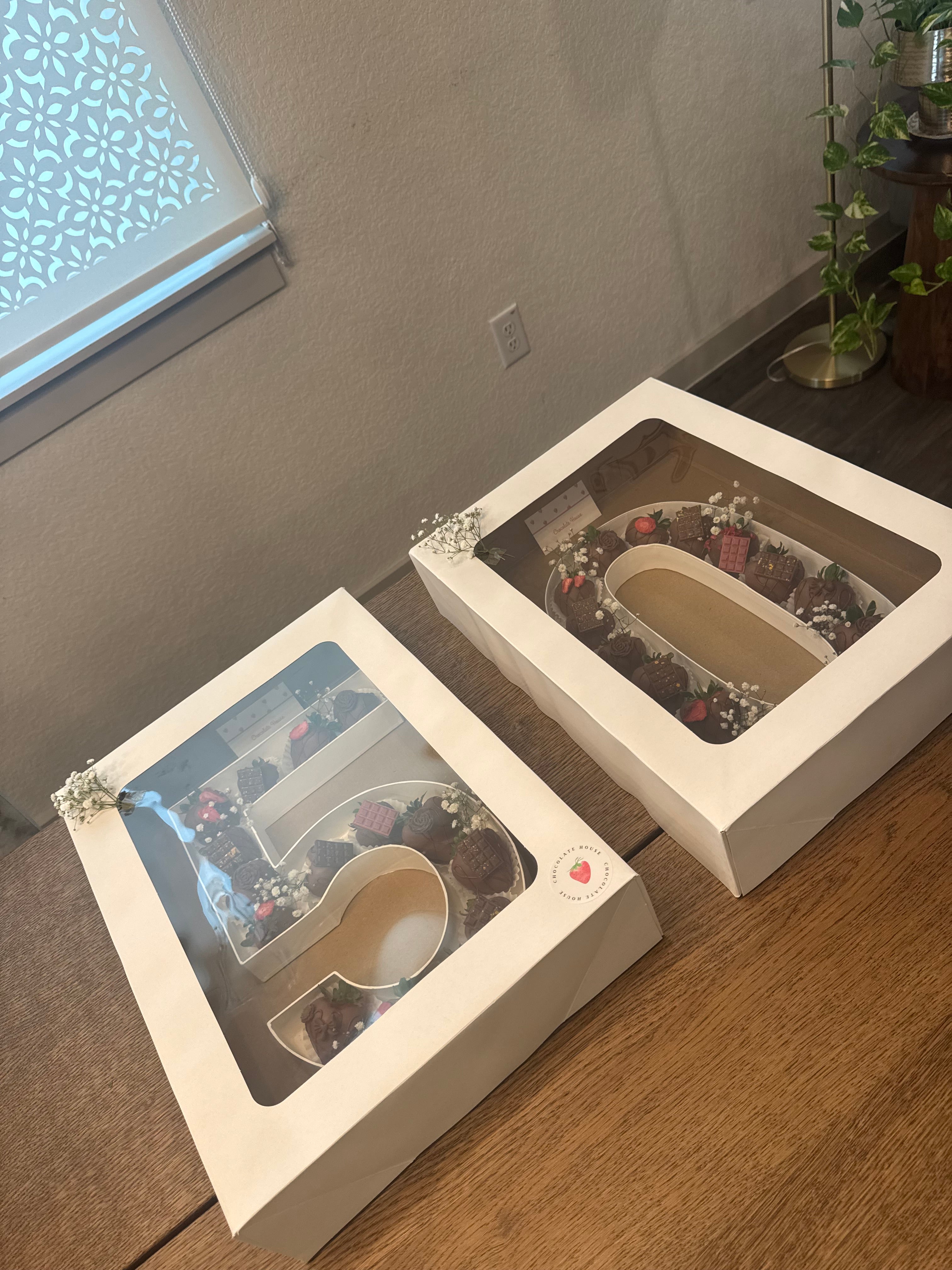 2 Number box Chocolate Strawberry Gift Box Set