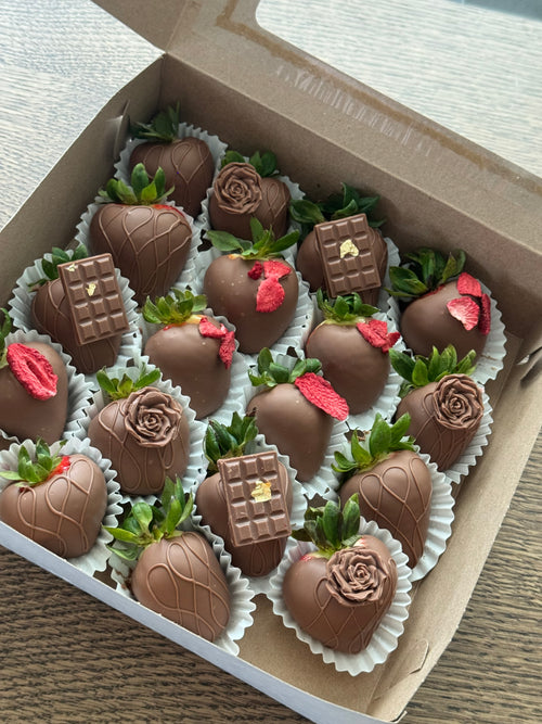 Chocolate covered strawberries 18